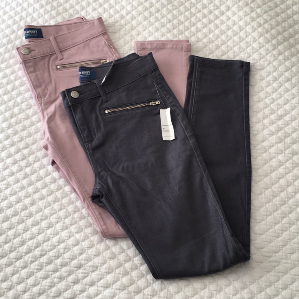 2 pair NWT Old Navy Rockstar Jeggings